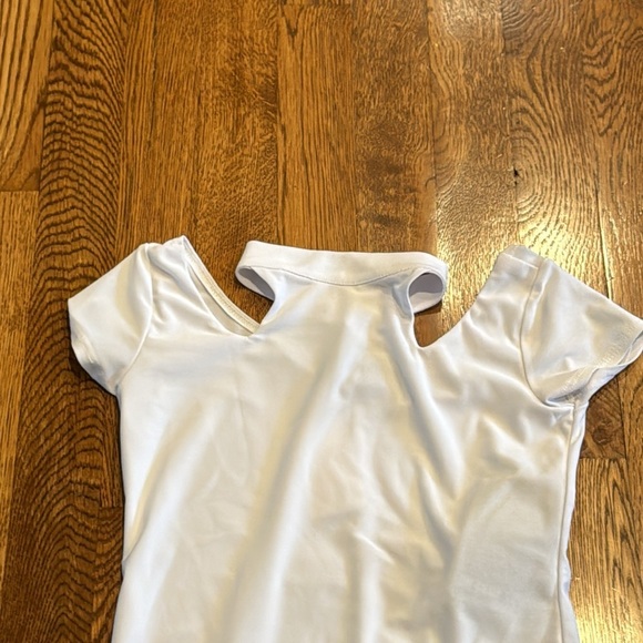 NWT Un Deax Trois Women’s White Halter Top Cold Shoulder T-Shirt Size Small - Picture 2 of 6